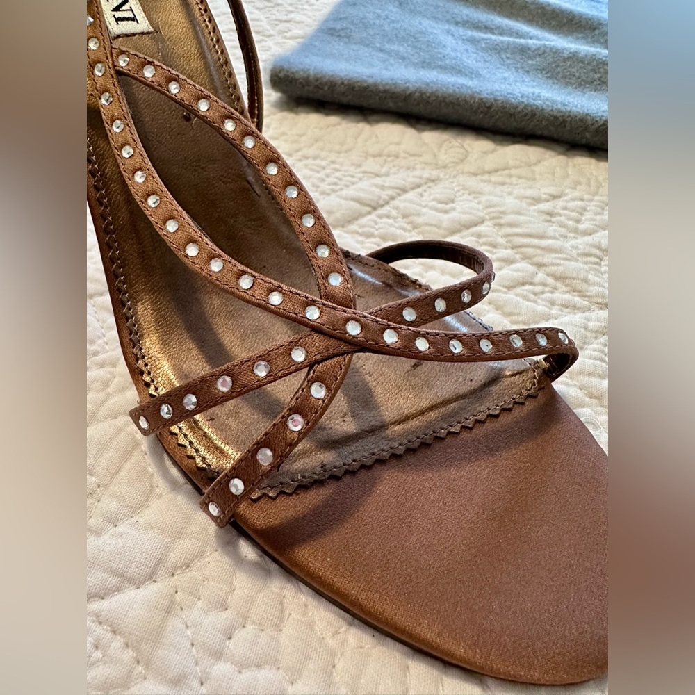 Alfani High Heel Strappy Shoe. Size 8. Copper brown.